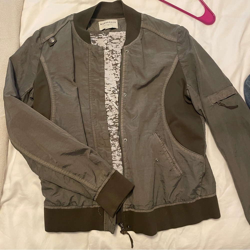 ANTHRO: Green bomber jacket